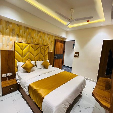 Hotel Paramount Villa Гандинагар Экстерьер фото