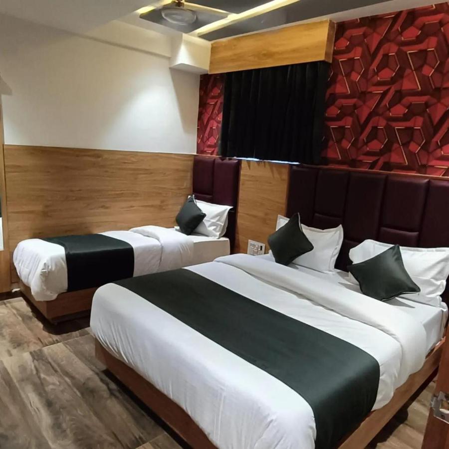 Hotel Paramount Villa Гандинагар Экстерьер фото