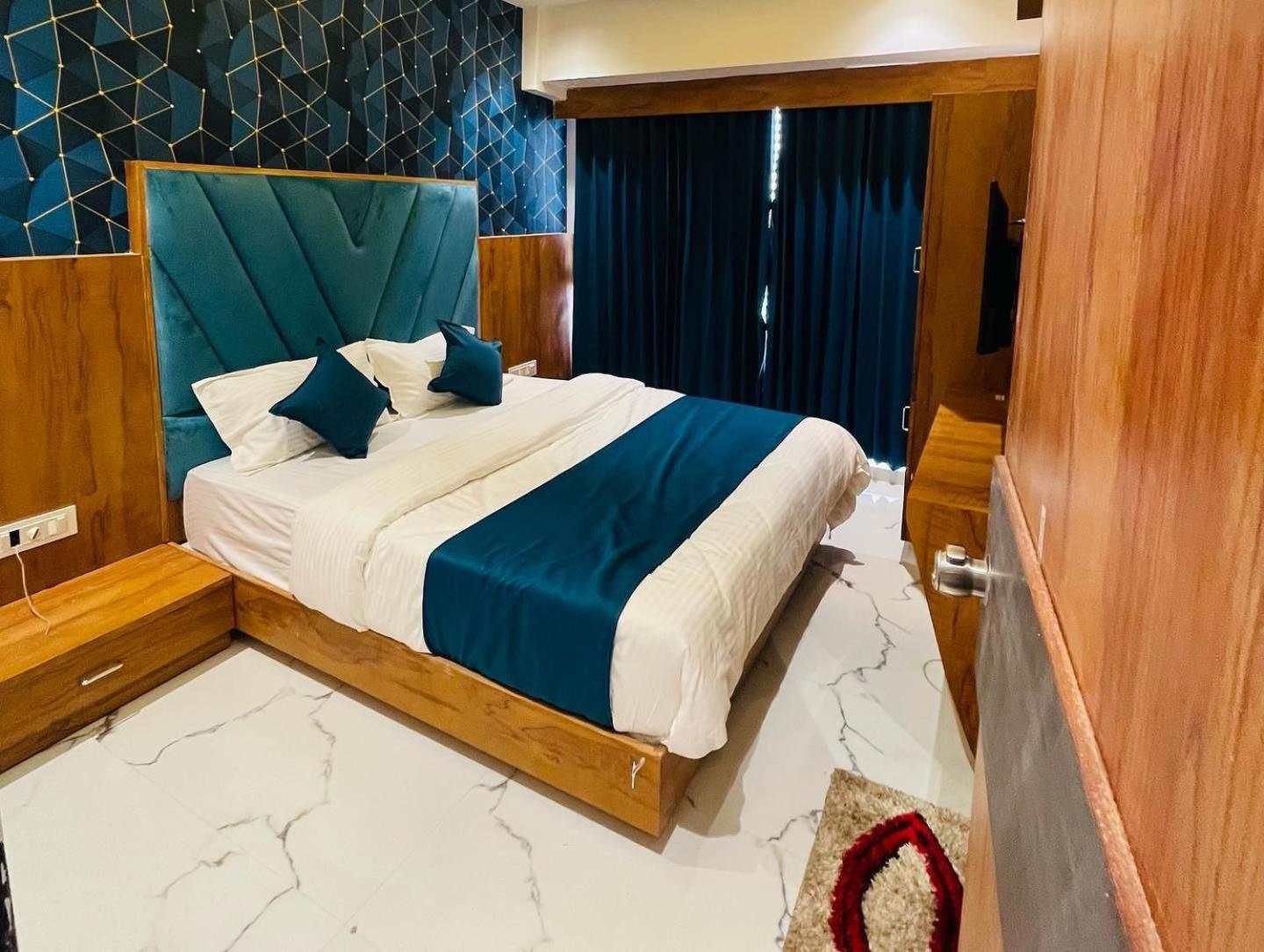 Hotel Paramount Villa Гандинагар Экстерьер фото
