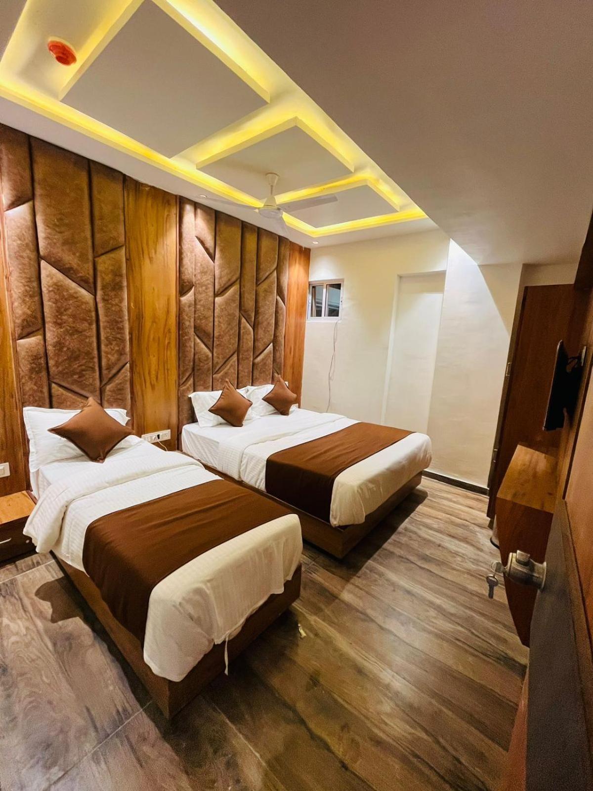 Hotel Paramount Villa Гандинагар Экстерьер фото
