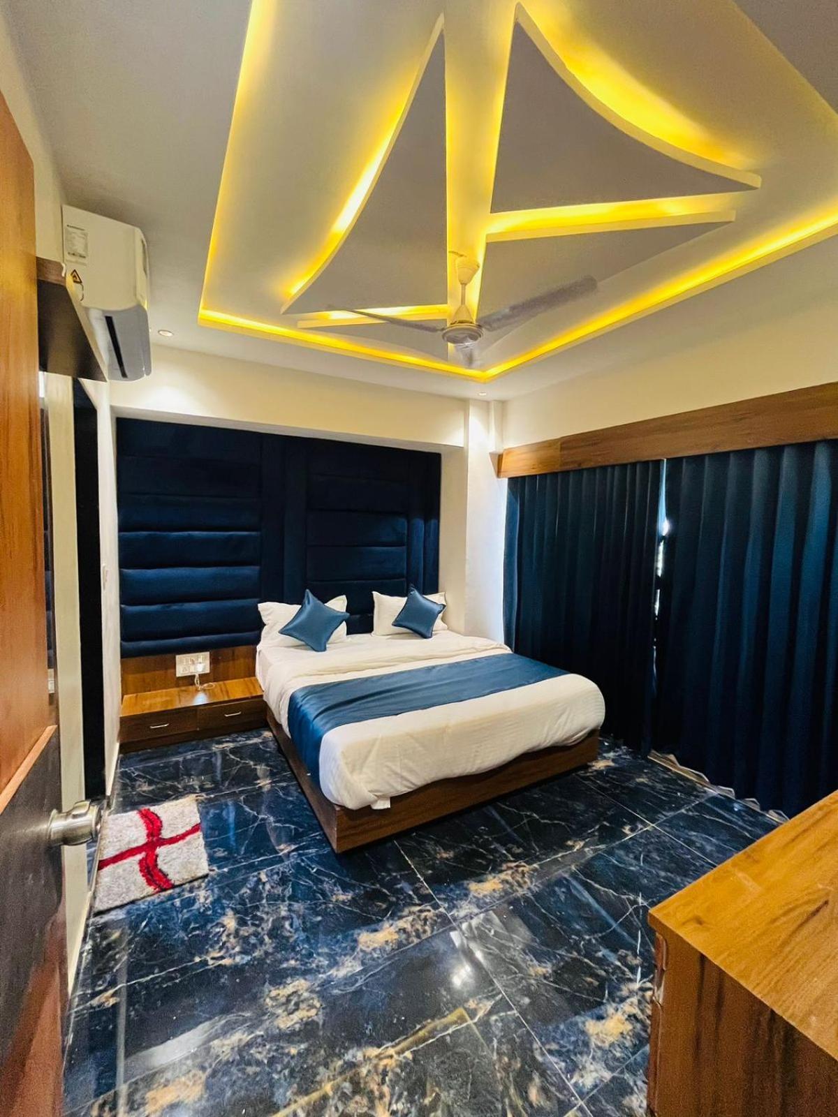Hotel Paramount Villa Гандинагар Экстерьер фото